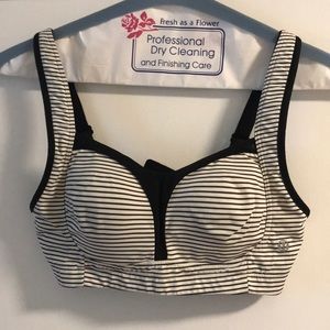 Lululemon Tata tamer sports bra 32d